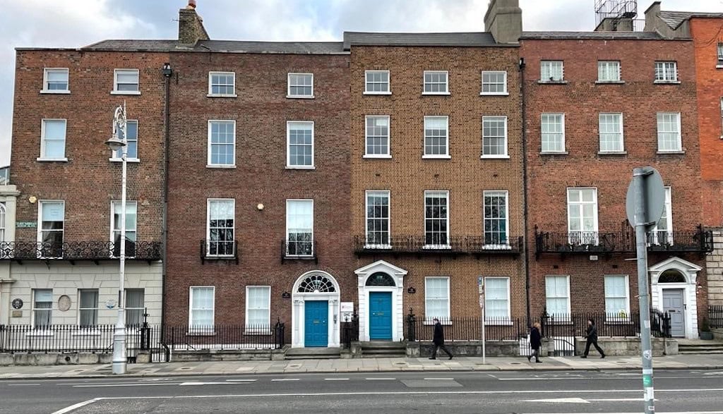 İrlanda Holmes Institute Dublin - Venüs Yurt Dışı Eğitim